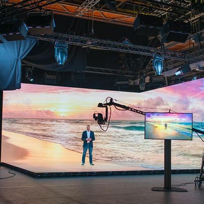 XR Immersive LED Video Wall , P1.95 HD Space Body LED Screen Cube