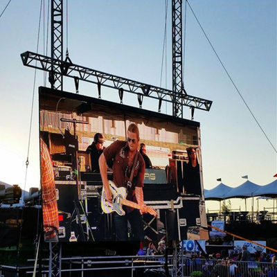 Flat Curve 4500nits SMD2525 Outdoor Advertising Led Display P3.91