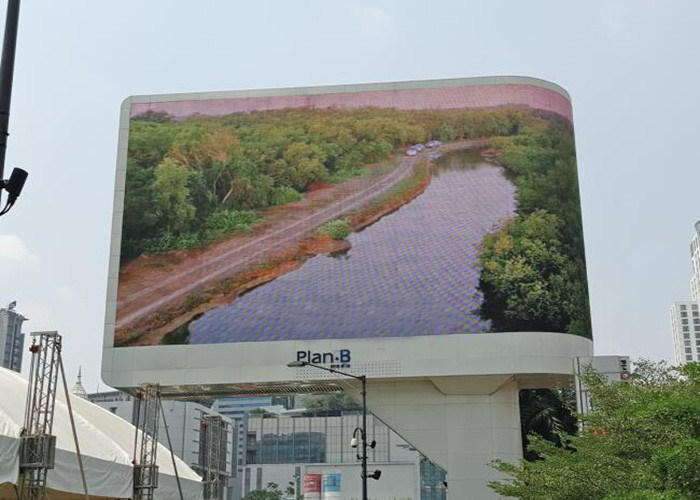 DIP346 P10 Curved LED Screen Full Color Outdoor Advertising Screen 10000 Dos/Sqm